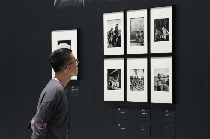 历时10余年抢救性收集 500余件摄影作品与文献呈现“国家肖像与人民史诗”