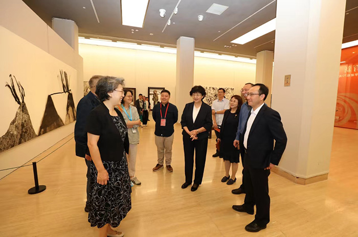 “植本育新——首都师范大学建校70周年美术作品展”在京举办