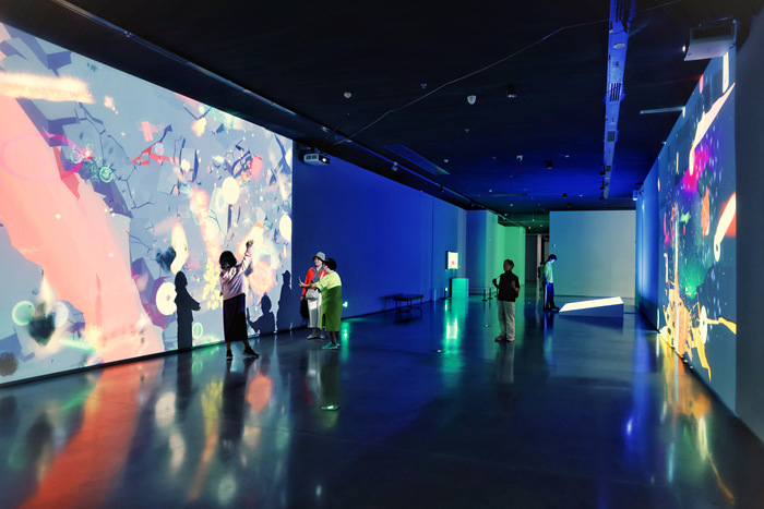 2024武汉双年展：“城市流体”主题下的艺术盛宴