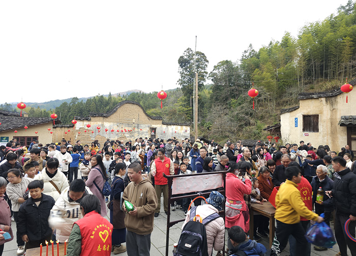 世间本无隐逸之路，只有生活——程美信专访