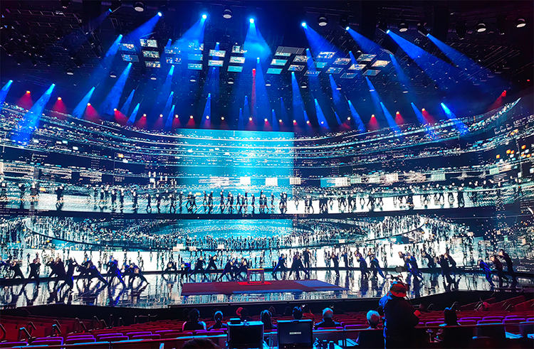 张艺谋新作《澳门2049》“隐藏式舞台”背后的故事