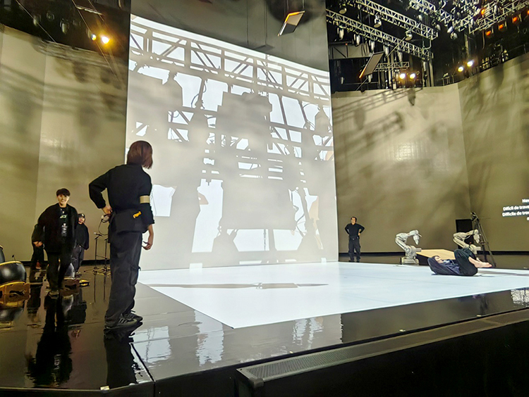 张艺谋新作《澳门2049》“隐藏式舞台”背后的故事