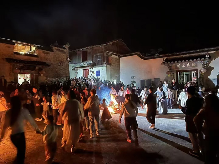 世间本无隐逸之路，只有生活——程美信专访