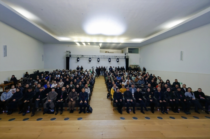 “真实与虚幻”：2025杭州国际当代玻璃艺术展举行