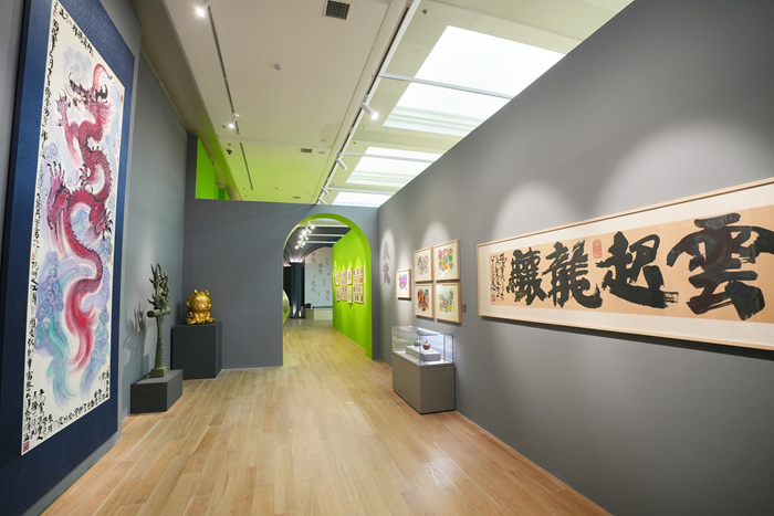 用艺术助力“亚冬会”，“韩美林生肖艺术展”第二次握手哈尔滨