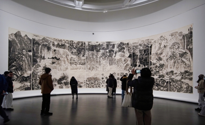 “山魂——卓鹤君作品展”在中国美术学院美术馆开幕