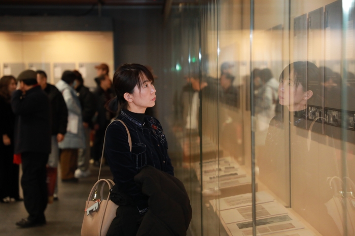 回望百年历史 致敬巨匠精神：《百年巨匠》文献展在京开幕