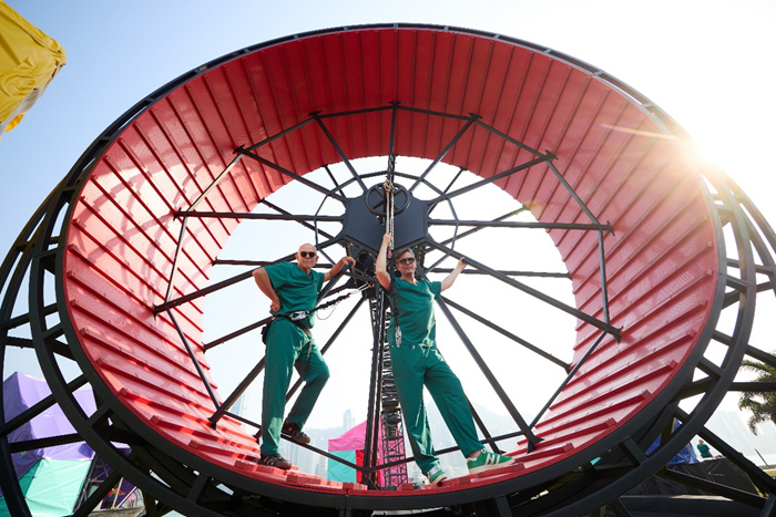 香港西九艺术节：在转动轮轴间，重构城市的艺术呼吸