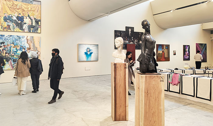 女性艺术大展“自我的呈现”：叩响从“她是谁”到“我是谁”的集体追问