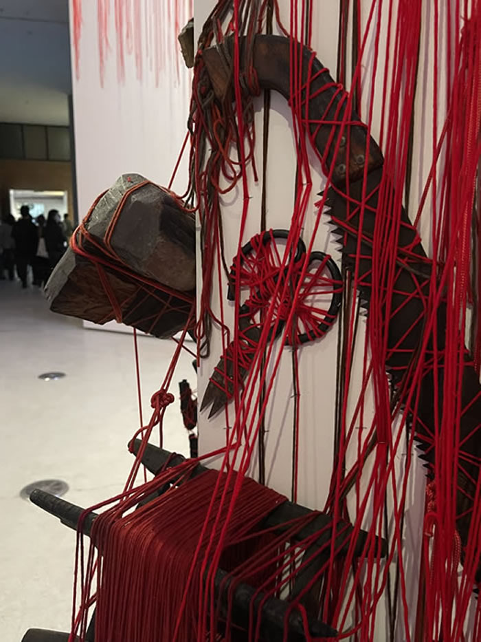 盐田千春"静寂之空"：在地性创作重构东方空性哲思