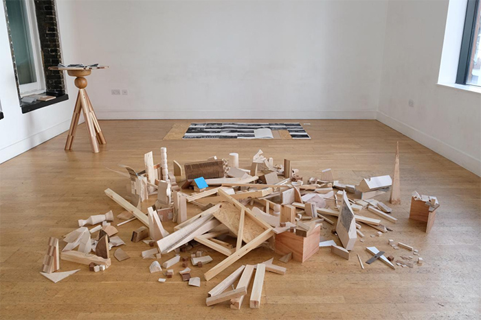 从碎片出发，走向一种无定形的创作