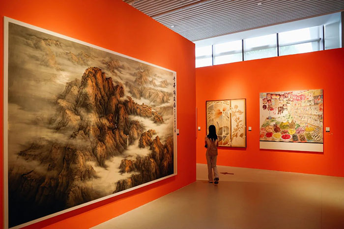 一画开天，变化万千——“七十二变·2025中国美术学院毕业季”开幕