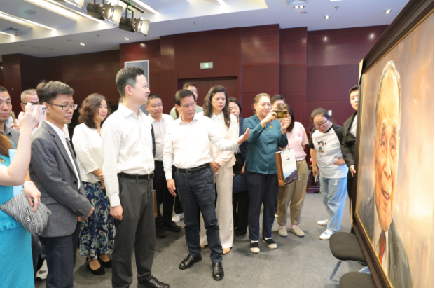 冯少协油画《爱国灵魂——庄世平》入藏中国华侨历史博物馆