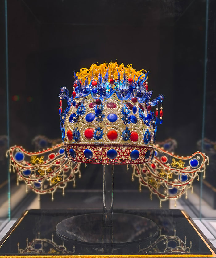 清凉剔透 流光溢彩——淄博琉璃艺术竟然这么美！