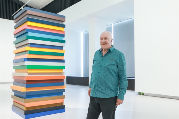 东西方哲学的共鸣：肖恩·斯库利的“崇高与虚空”在川音美术馆展出