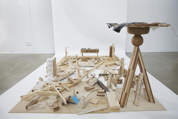 从碎片出发，走向一种无定形的创作