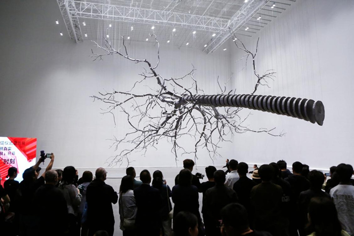 “全球最大集装箱”内，用“涂抹”观照真实——孟柏伸专访