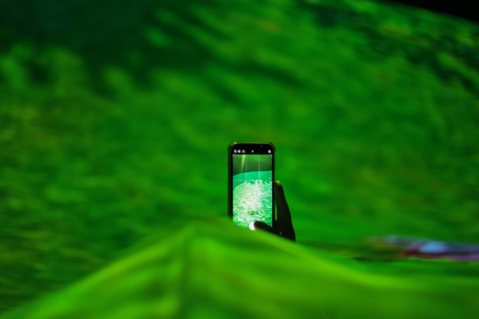 摊开掌心，纵身宇宙——皮皮乐迪在UCCA尤伦斯艺术中心的魔幻布景