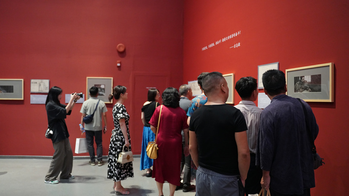 赤子丹心 大地回响——赵奇《可爱的中国》绘画研究展上饶开幕