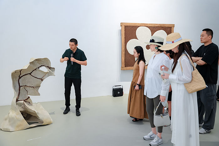 “身体记忆”与物性的诗学：艺术家康靖、郑江双人展有边空间BOUNDED SPACE开幕