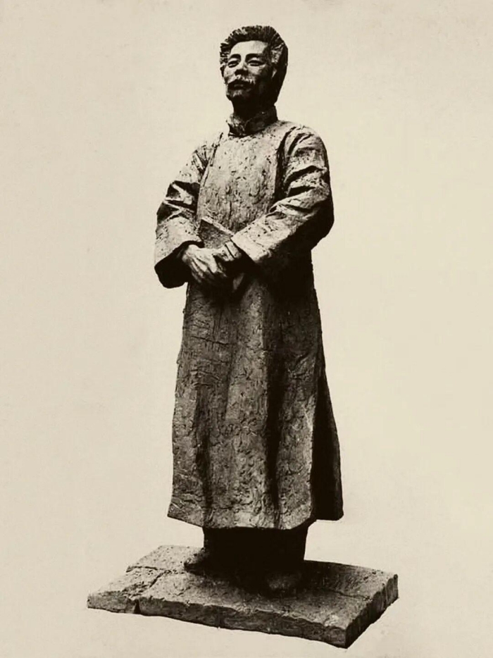 塑脉百年：从泥火丰碑到数字凿宇的浙江雕塑史诗