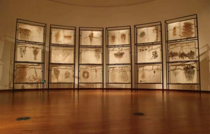 塑脉百年：从泥火丰碑到数字凿宇的浙江雕塑史诗