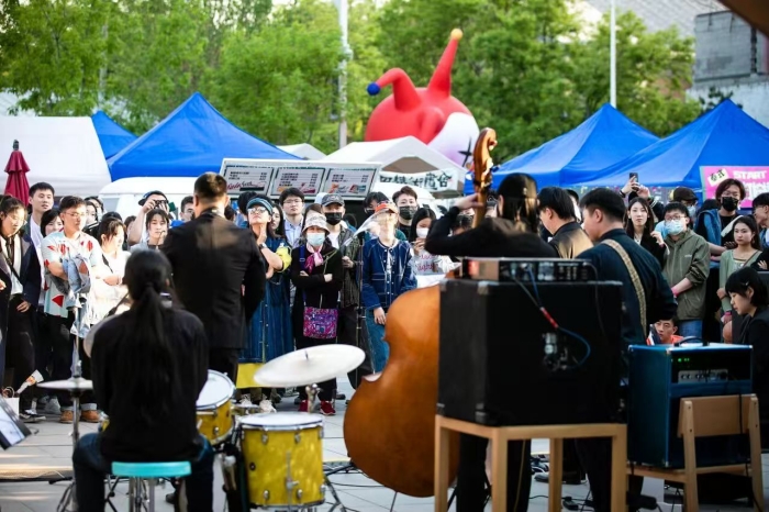 ​2025北京798艺术节将开幕 一个月内推出近百场展览及活动