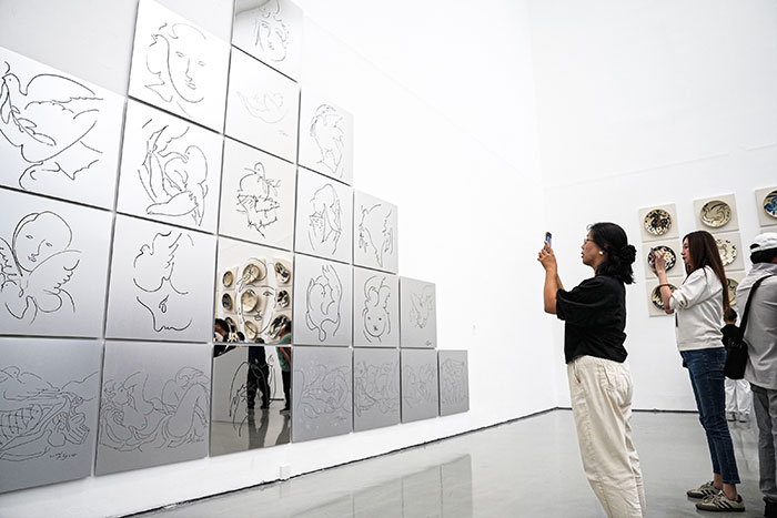 “心向天宇——刘巨德艺术作品展”在今日美术馆开幕