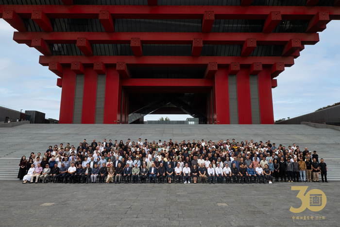 中国油画学会成立三十年 最大规模油画展亮相上海美术馆