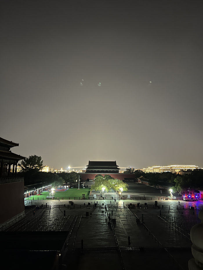 走进故宫百年大展——一件件明星文物背后，是守护传承的故事