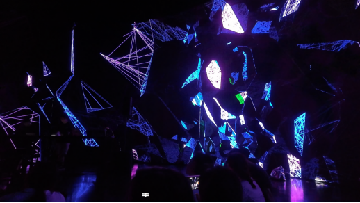 “带电的孩子”：当算法成为我们的“幻肢”