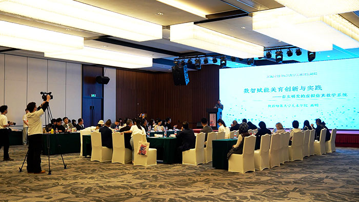 生命之行与诗性表达：“诗与行——古棕油画作品展”华南师范大学美术学院开幕